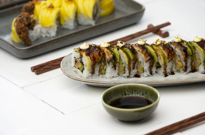Dragon Roll met Tempura shrimp