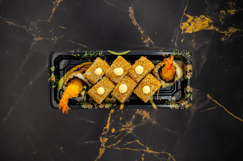Uramaki wasabi tempura roll